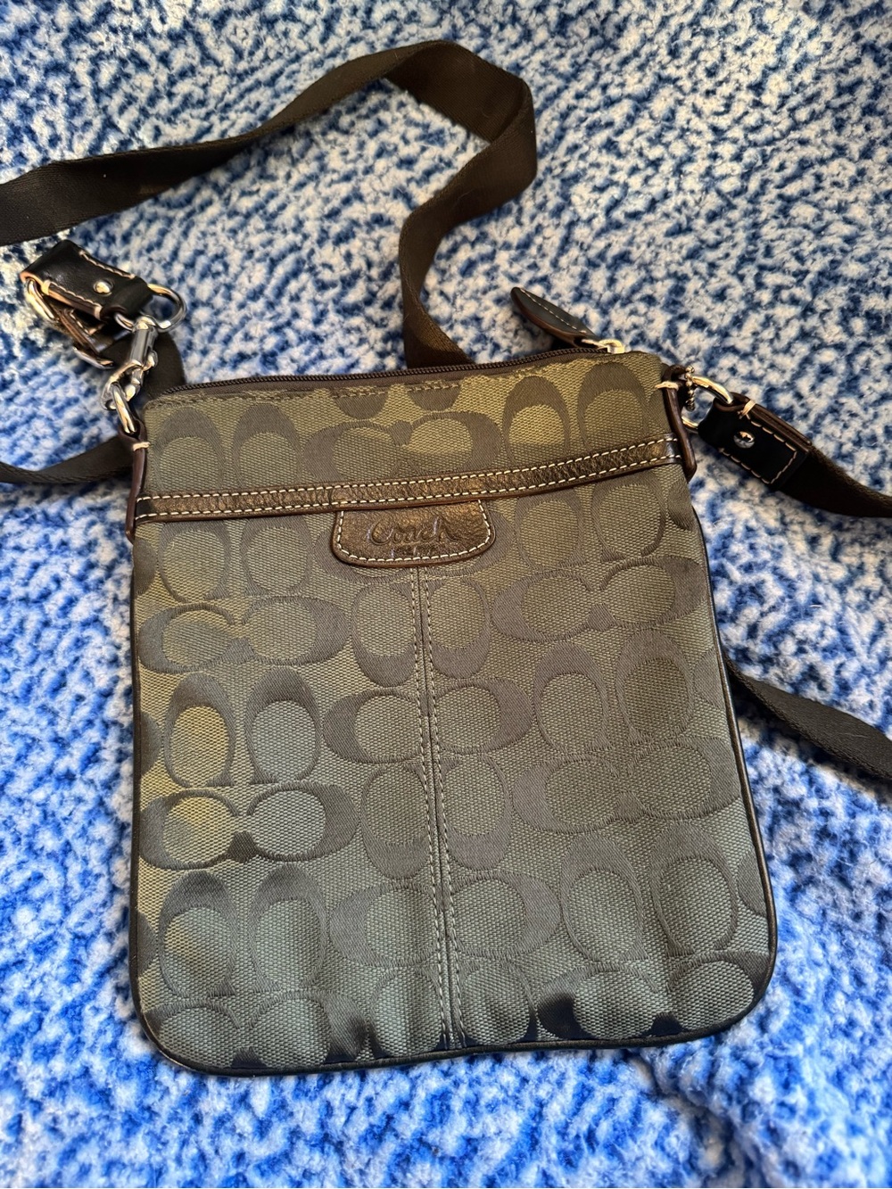 Coach Women's Signature Crossbody Bag in Black